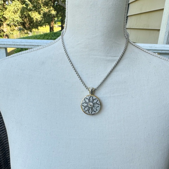 Golden girls statement Necklace, Minimalist Golden Hypoallergenic… - Picture 2 of 15